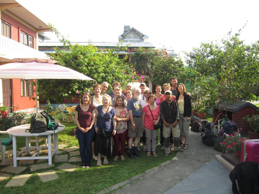 New Annapurna Guest House Pokhara Bagian luar foto