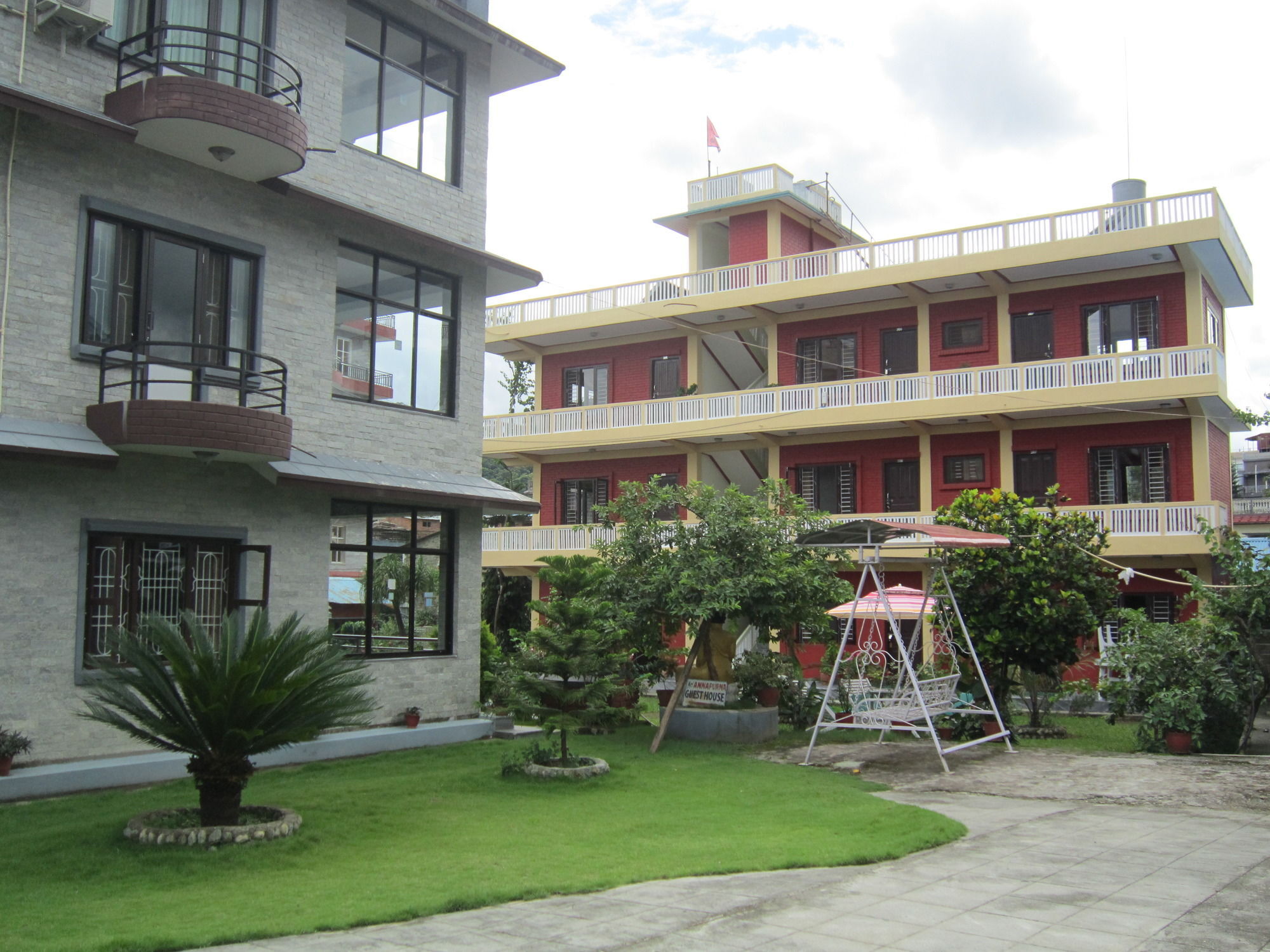 New Annapurna Guest House Pokhara Bagian luar foto